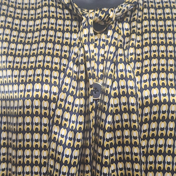 Peter Nygard Silk Tie Blouse - Picture 3 of 7
